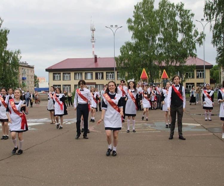 В&nbsp;первой школе прозвенел последний звонок