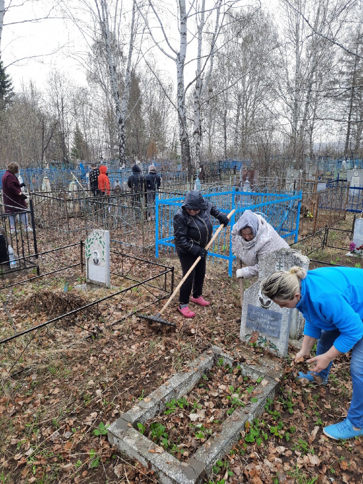 В Менделеевске привели в порядок могилы героев Советского Союза