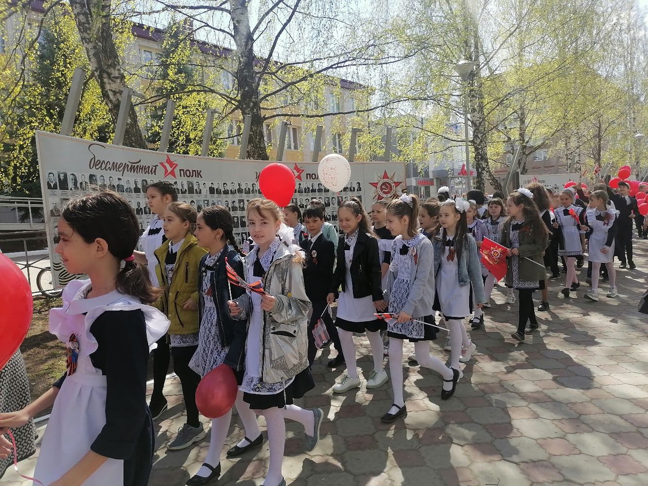 Марш памяти прошагал по аллее Героев Менделеевска