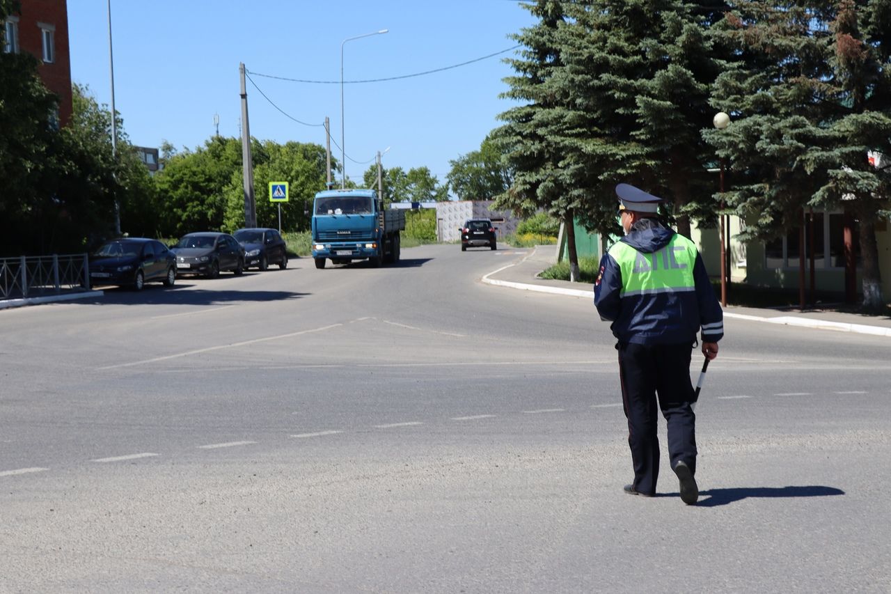 В Менделеевске провели рейд по весовому контролю грузового транспорта