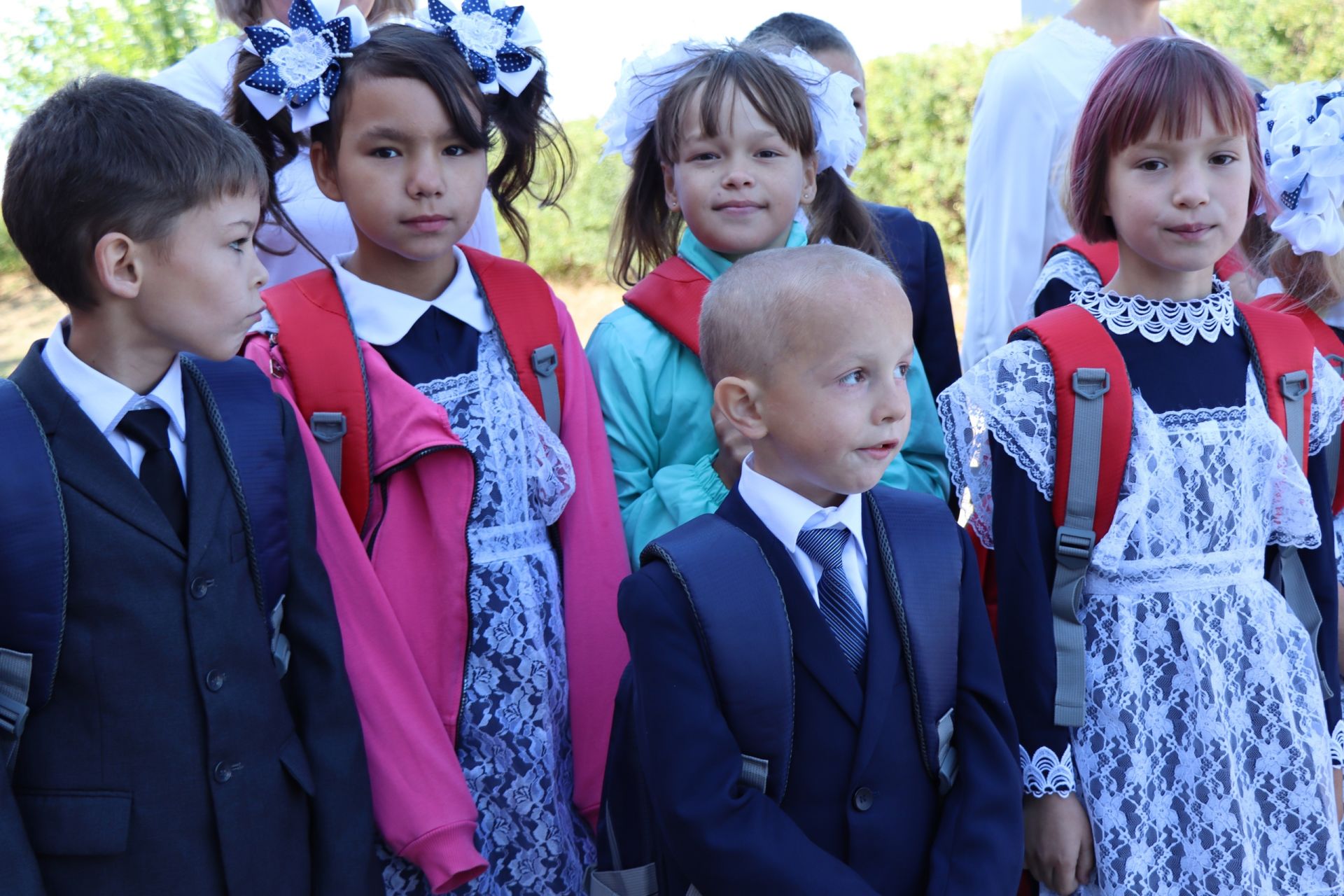 В Менделеевске подарили портфели 58 детям с ограниченными возможностями здоровья