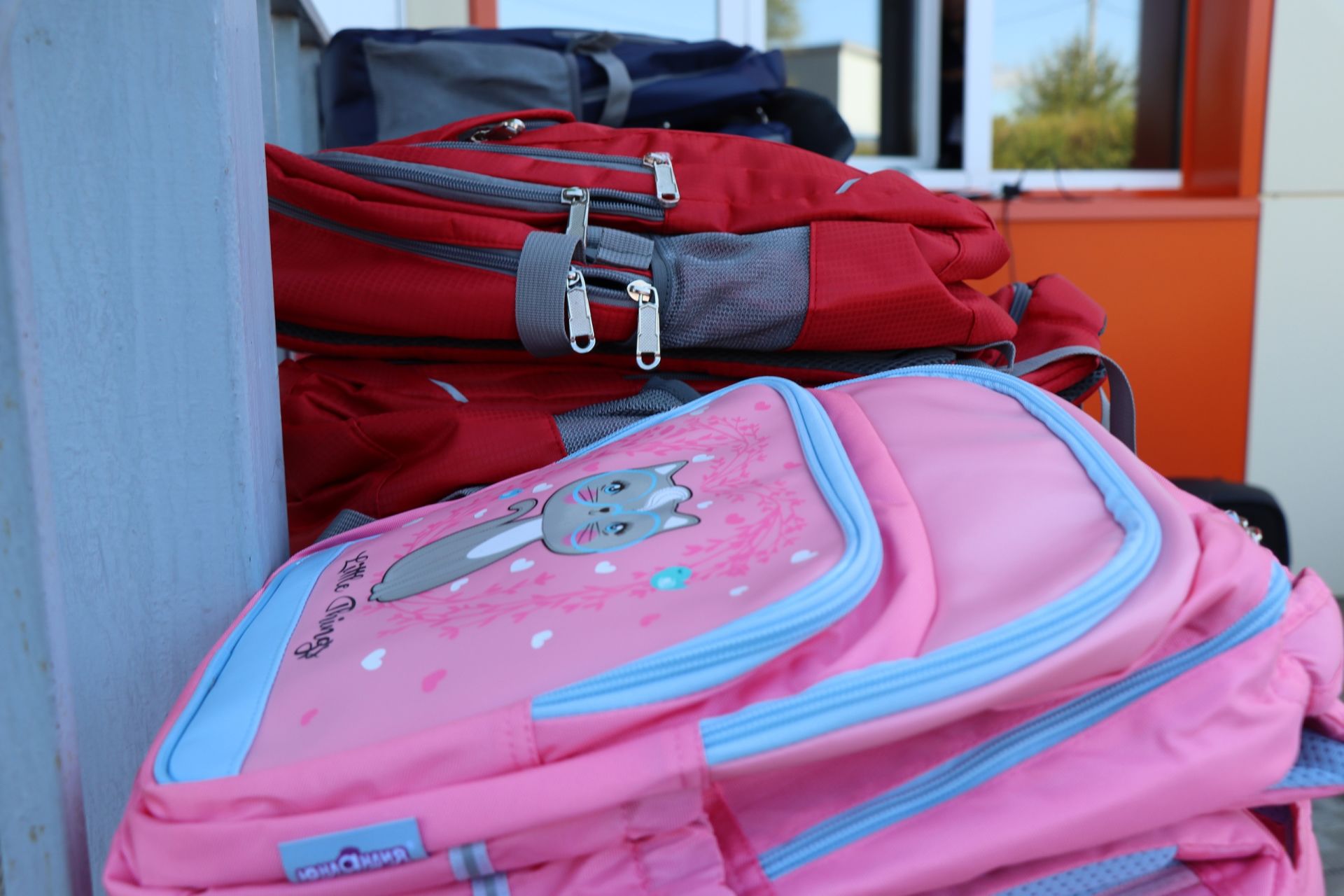 В Менделеевске подарили портфели 58 детям с ограниченными возможностями здоровья