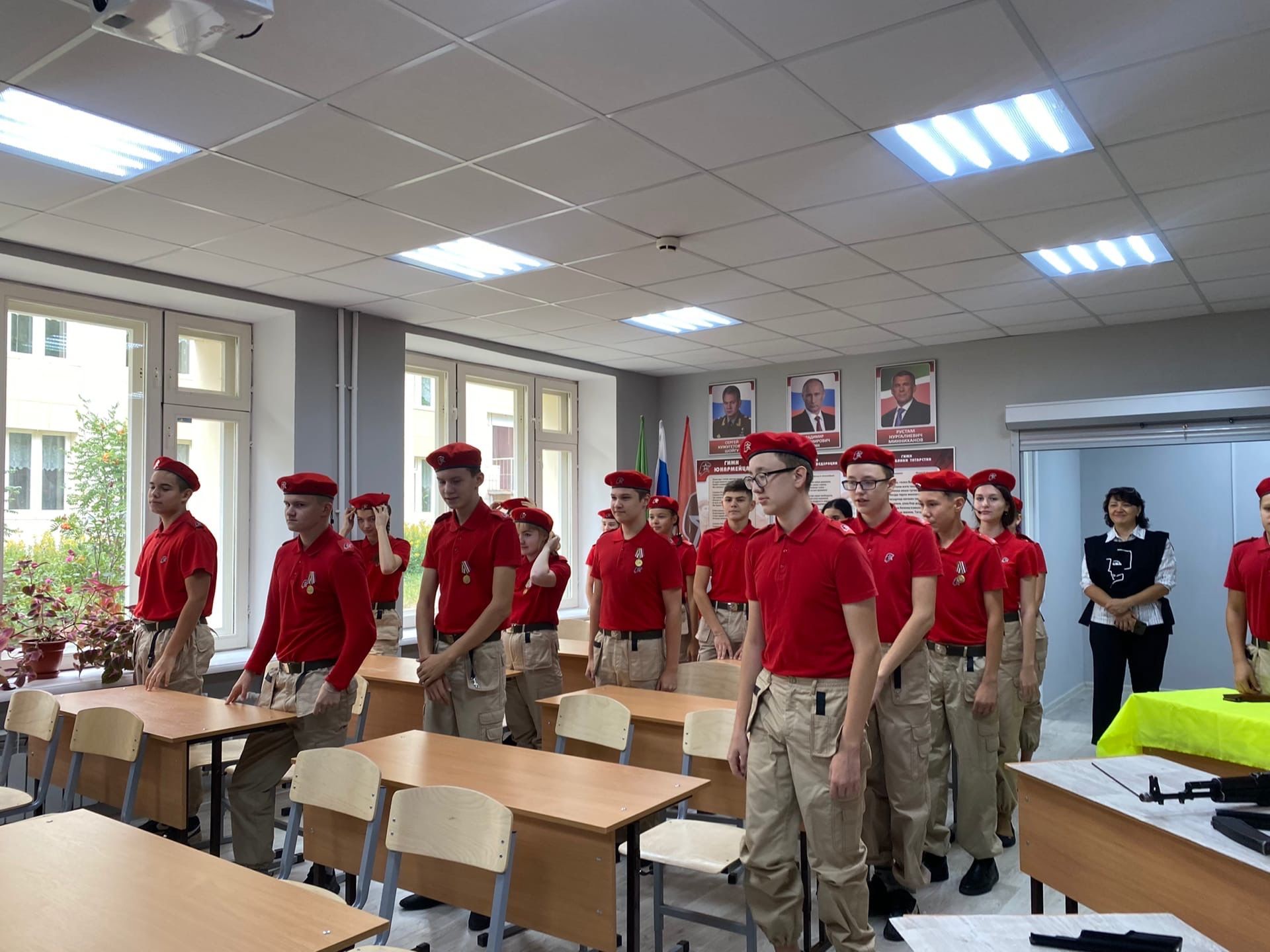 В первой школе Менделеевска обучаются 50 юнармейцев