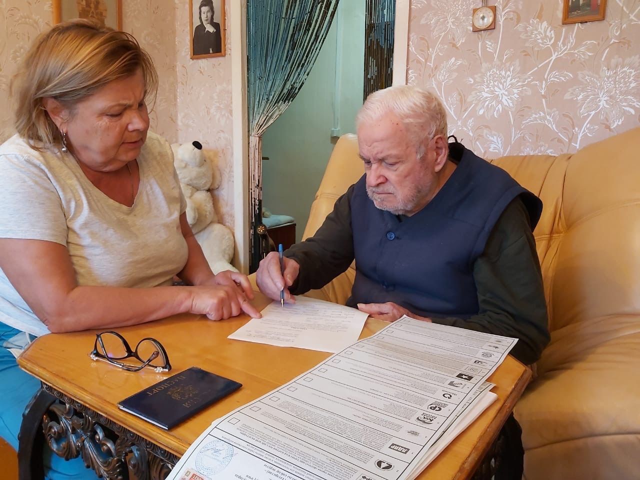 Пенсионер Иван Колпаков проголосовал дома