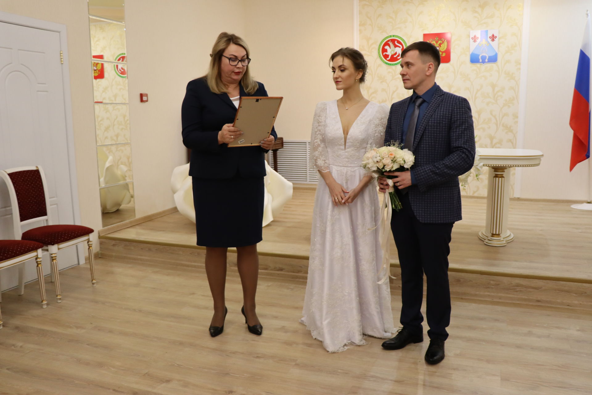 В Менделеевске поженилась первая пара нового года