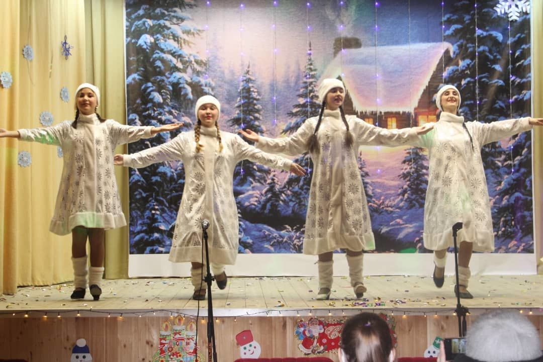 В Мунайке организовали концерт «Чудеса в Новый год»