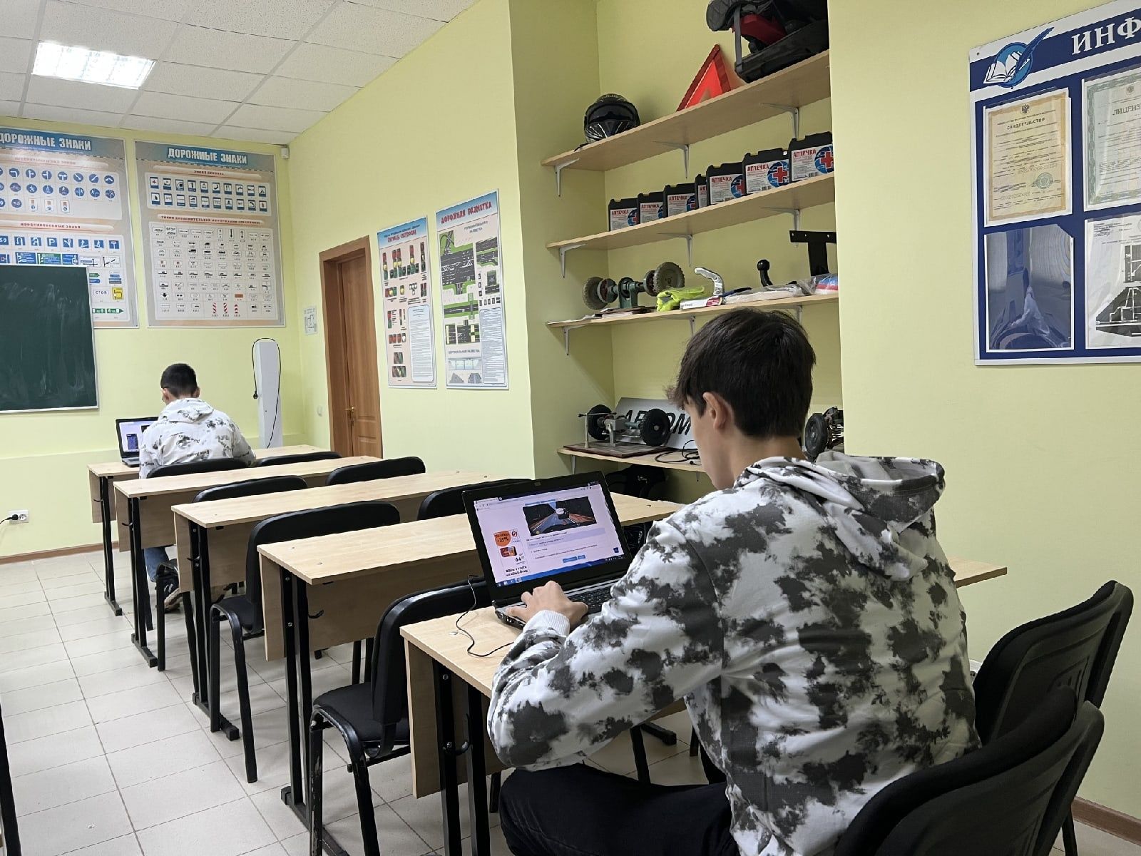 В Менделеевске студенты показали мастерство вождения на конкурсе «Автосессия-2022»