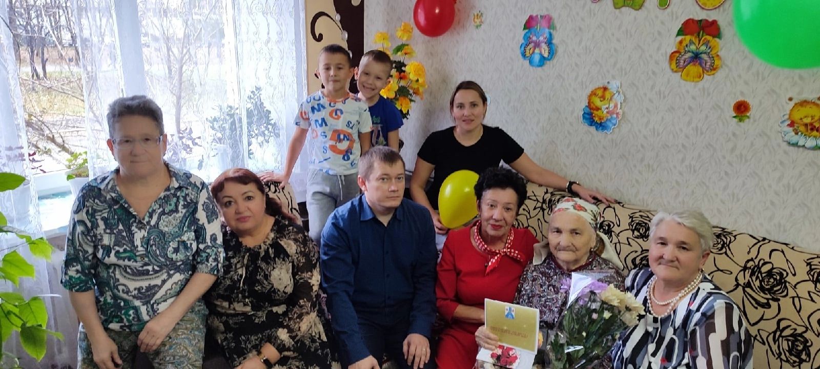 90- летний юбилей отметила ветеран труда Разия Гайнутдинова