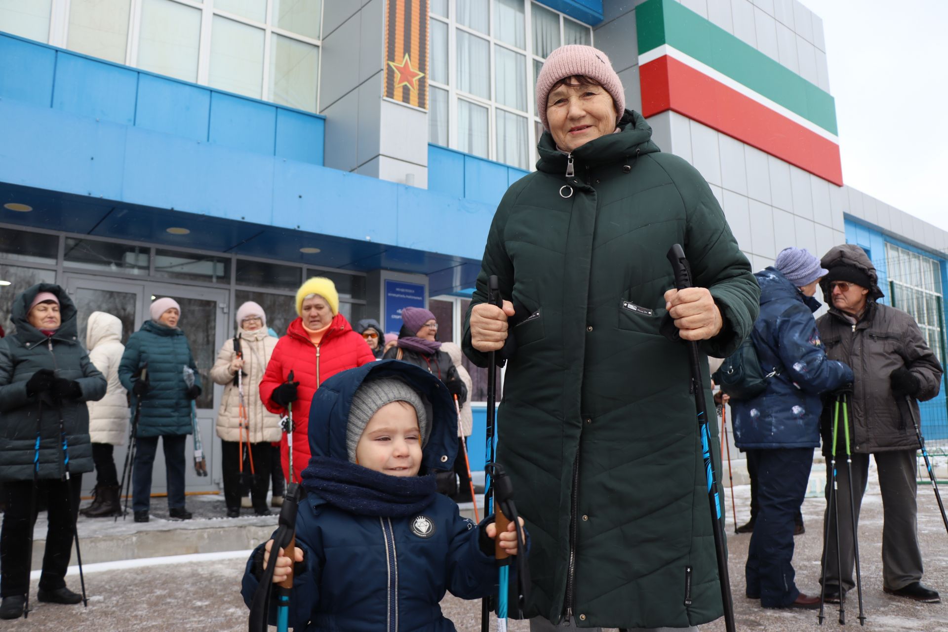 В Менделеевске прошёл первый районный фестиваль по скандинавской ходьбе