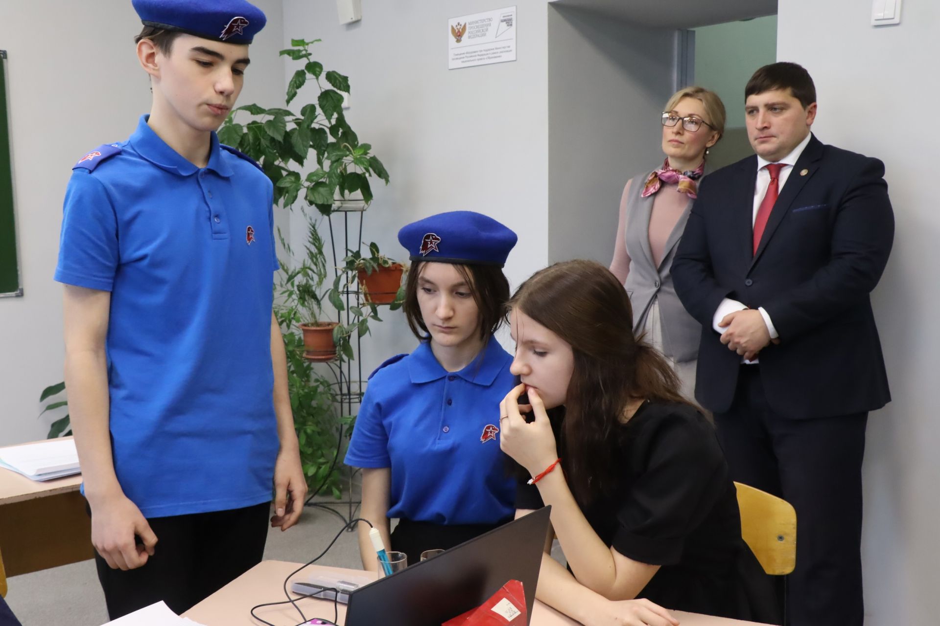 Кабинеты «Точка роста» открыли школах № 2 и № 4 Менделеевска