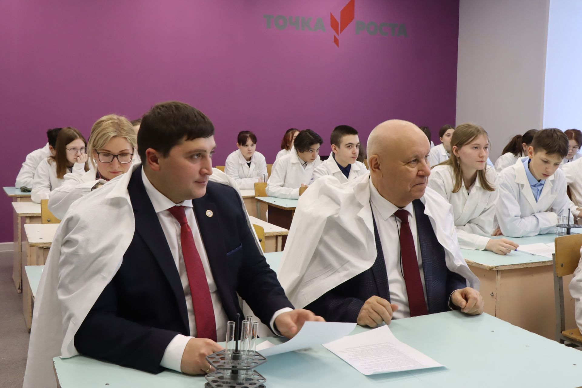 Кабинеты «Точка роста» открыли школах № 2 и № 4 Менделеевска