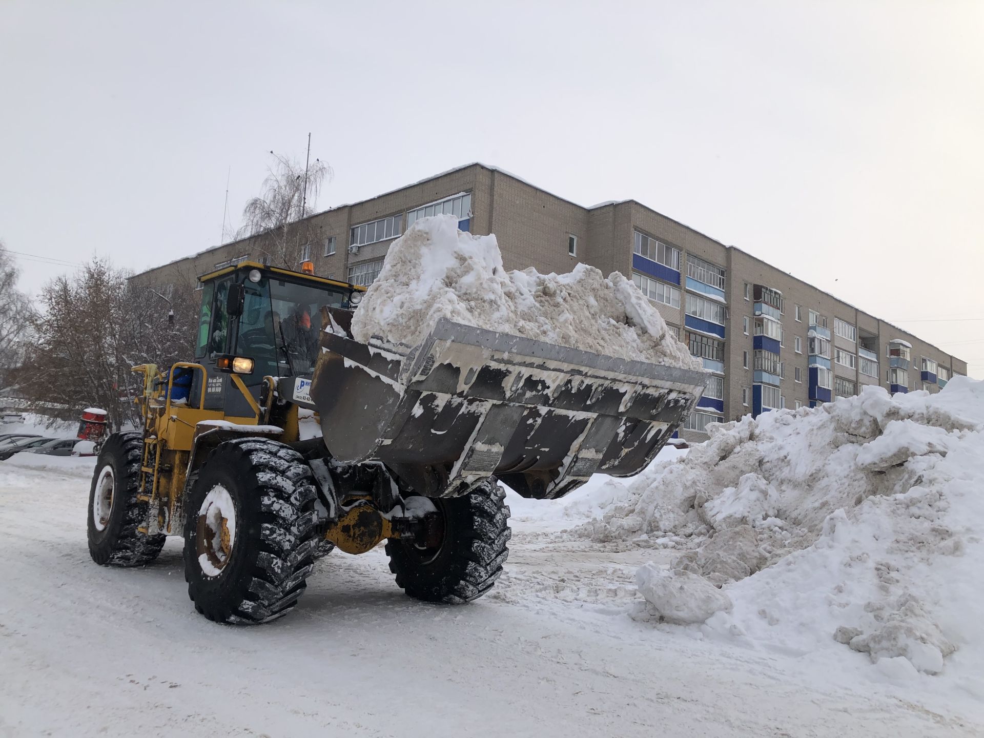 За&nbsp;прошедшие сутки с&nbsp;дорог Менделеевска вывезено 1500 тонны снега