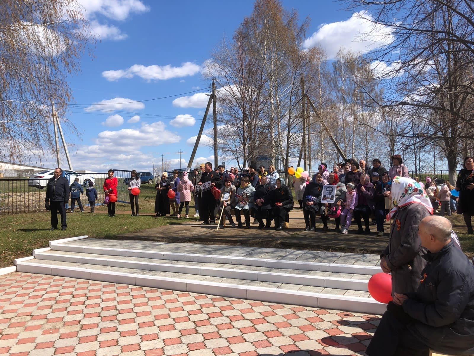Почётный караул, солдатская каша, возложение цветов: как прошёл митинг в Старогришкинском поселении