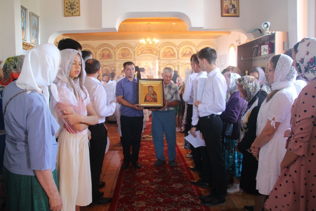 Православные отметили Медовый спас