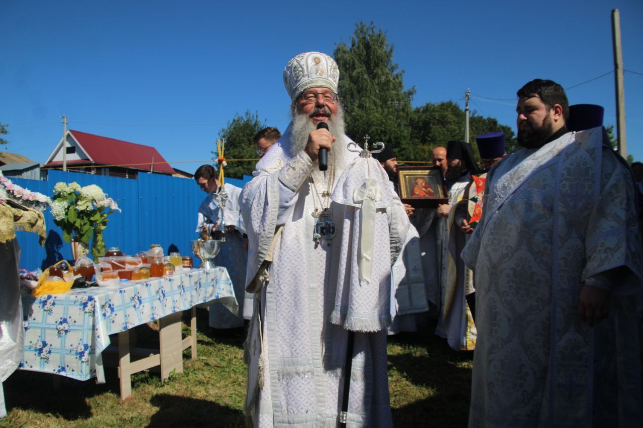 Православные отметили Медовый спас