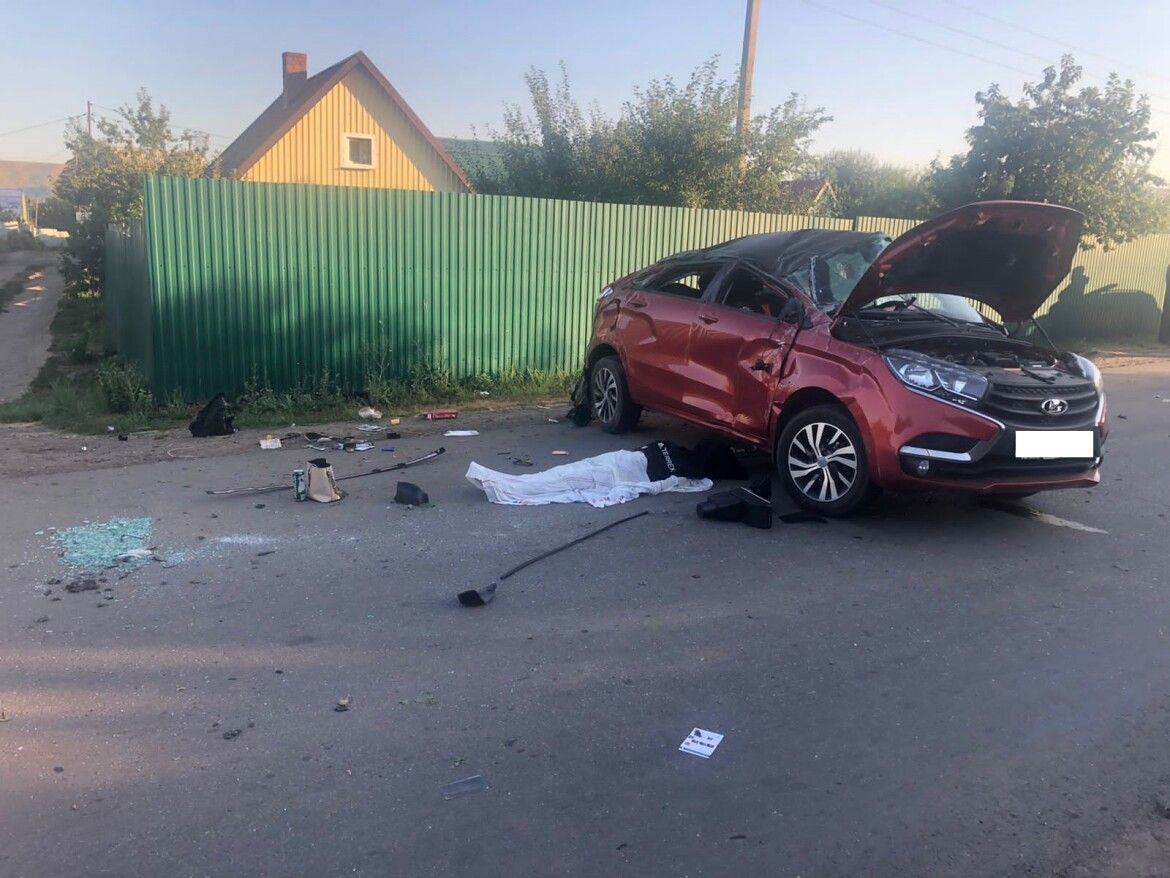 В Татарстане на ходу перевернулся автомобиль, умерла пассажирка