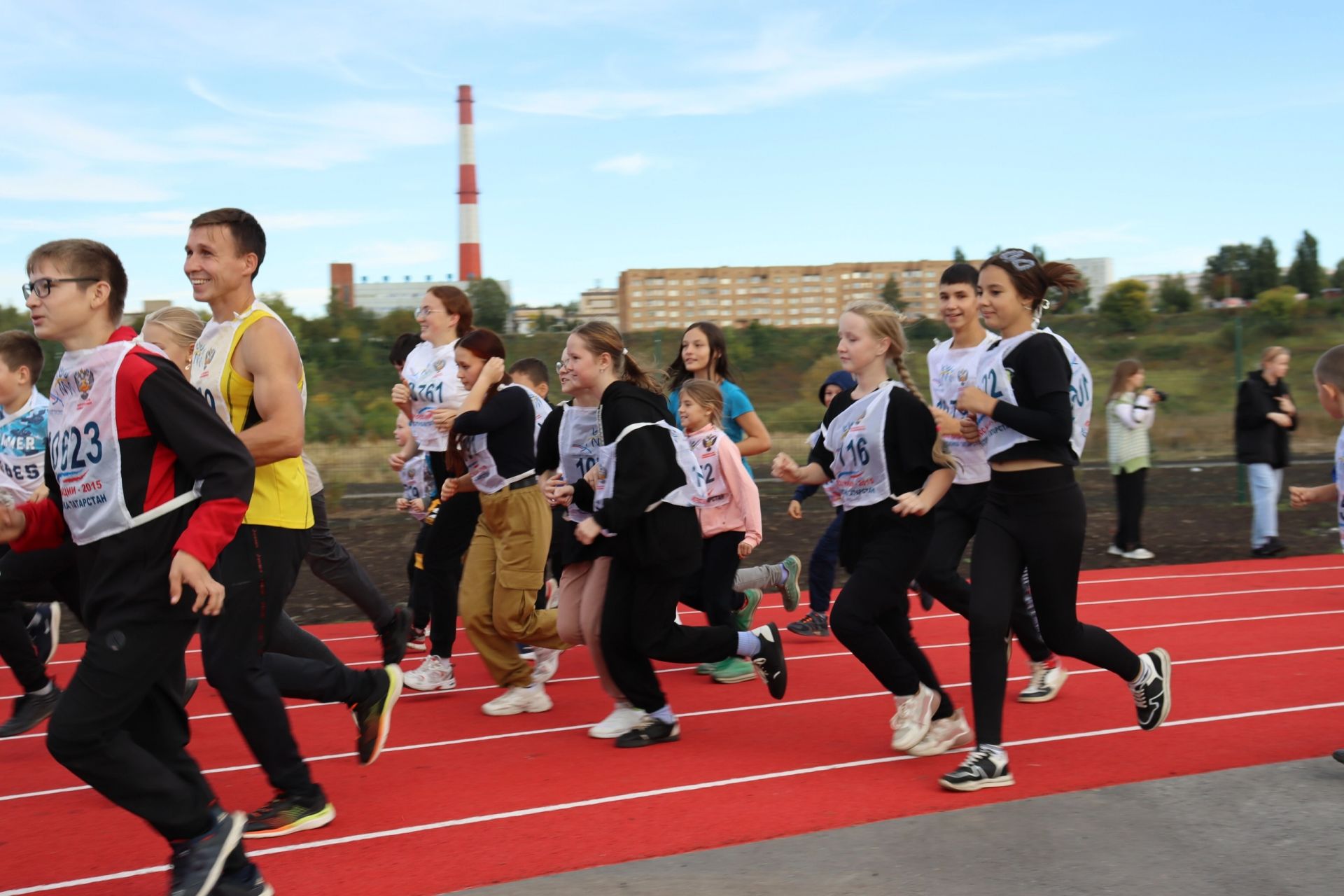 Более 780 менделеевцев участвовали во Всероссийском дне бега «Кросс нации»