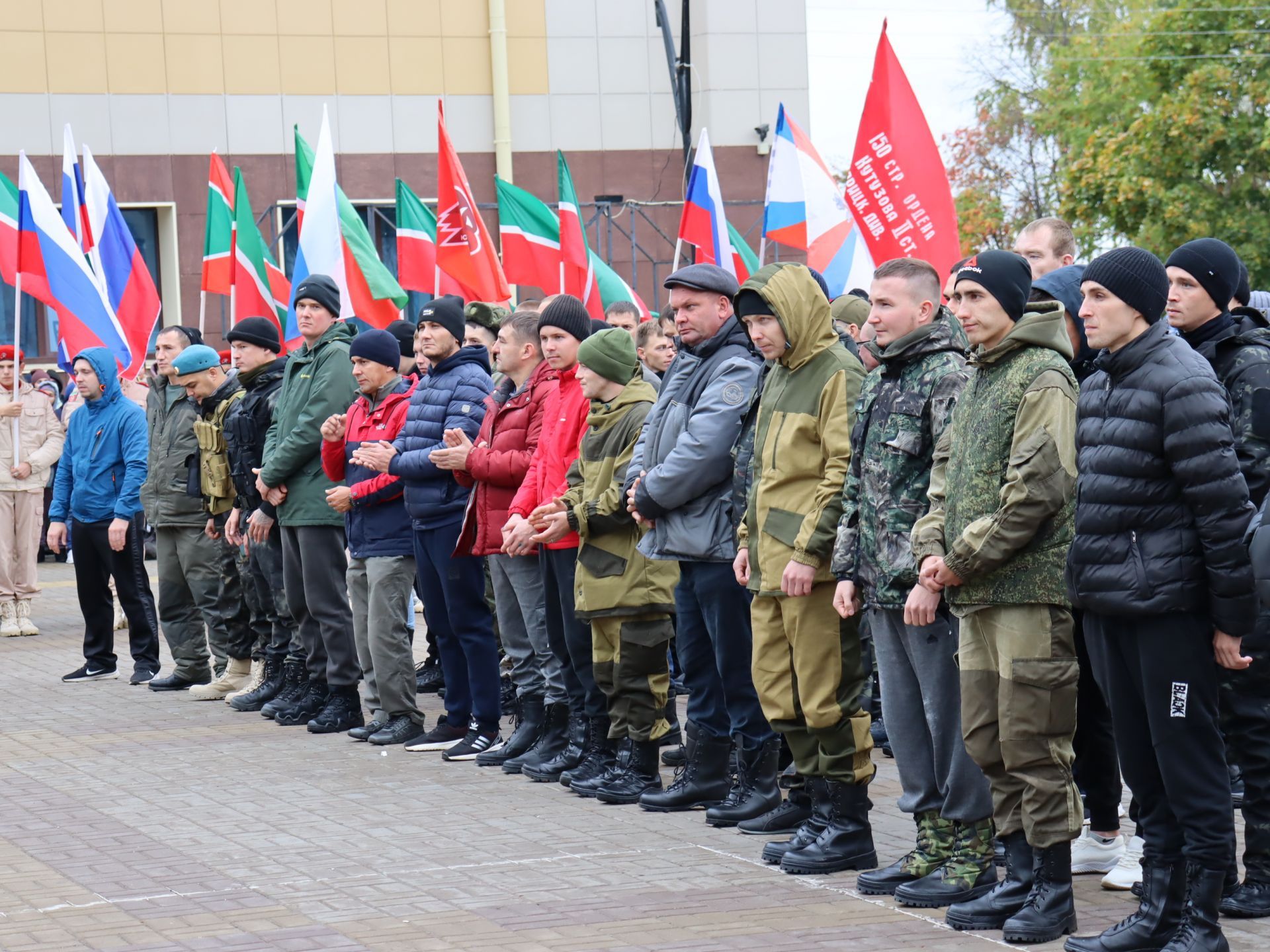 Без сезне көтәрбез: Меделеевскида мобилизацияләнгәннәрнең өченче озатылышы булды