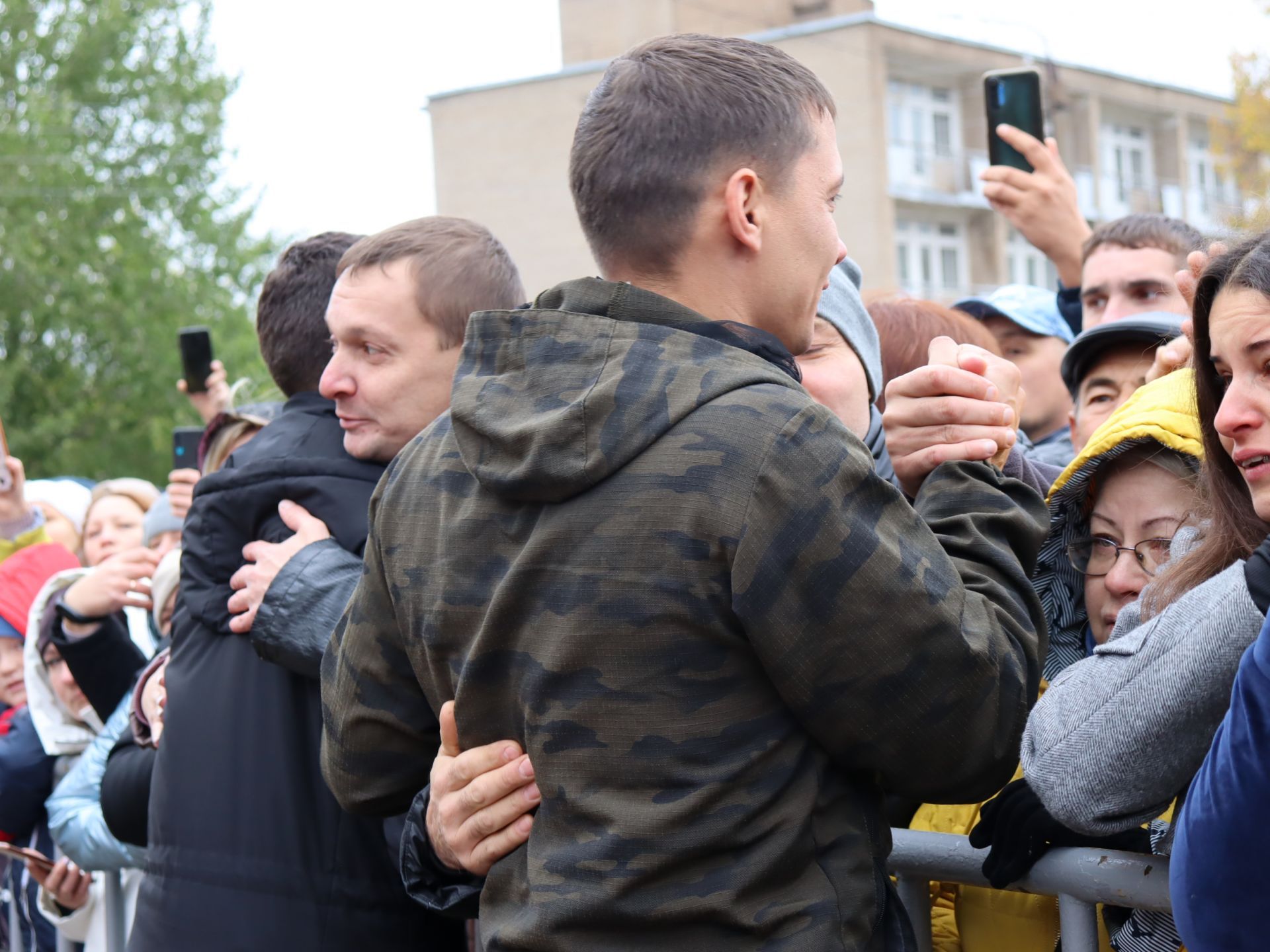 Без сезне көтәрбез: Меделеевскида мобилизацияләнгәннәрнең өченче озатылышы булды