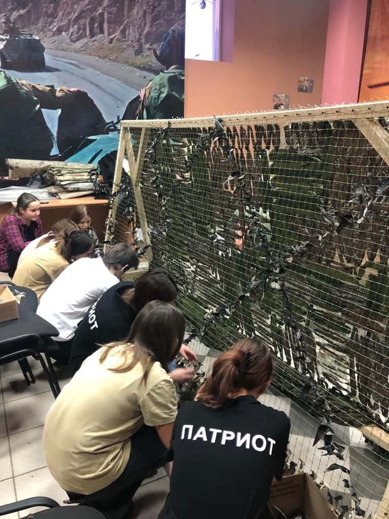 Воспитанники центра «Патриот» Менделеевска помогают солдатам