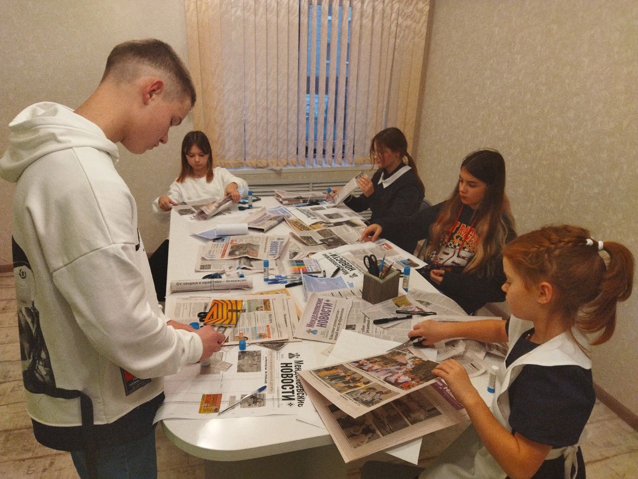 В Менделеевске учащиеся «Айдавмедиа» приняли участие в мастер-классе «Первая полоса»