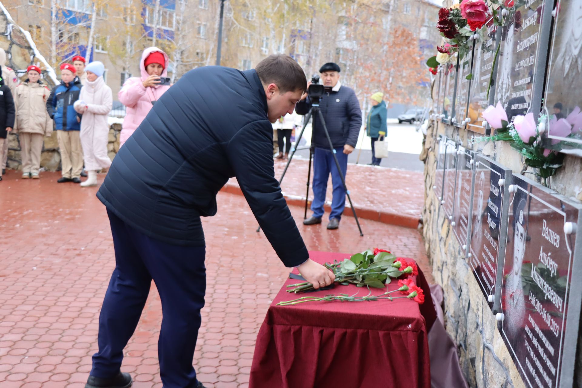 Менделеевскида махсус операциядә вафат булган геройлар истәлегенә биш мемориаль такта ачтылар