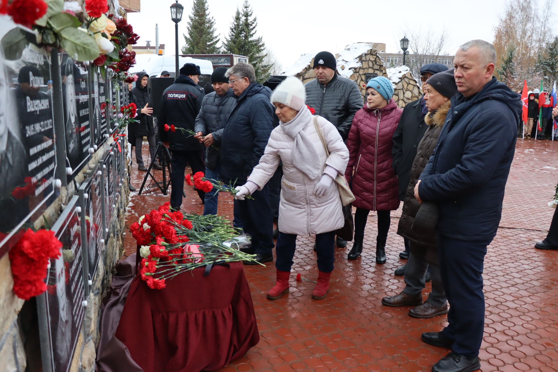 Менделеевскида махсус операциядә вафат булган геройлар истәлегенә биш мемориаль такта ачтылар