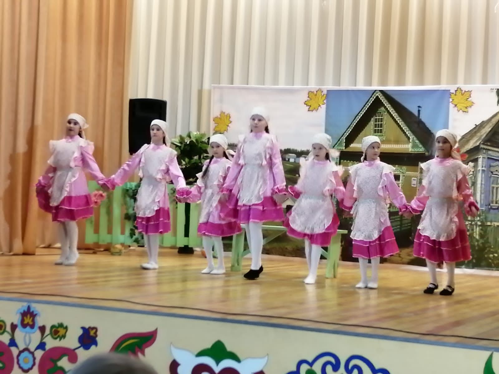 В Бизякинском сельском доме культуры провели праздничный концерт Золотая осень»