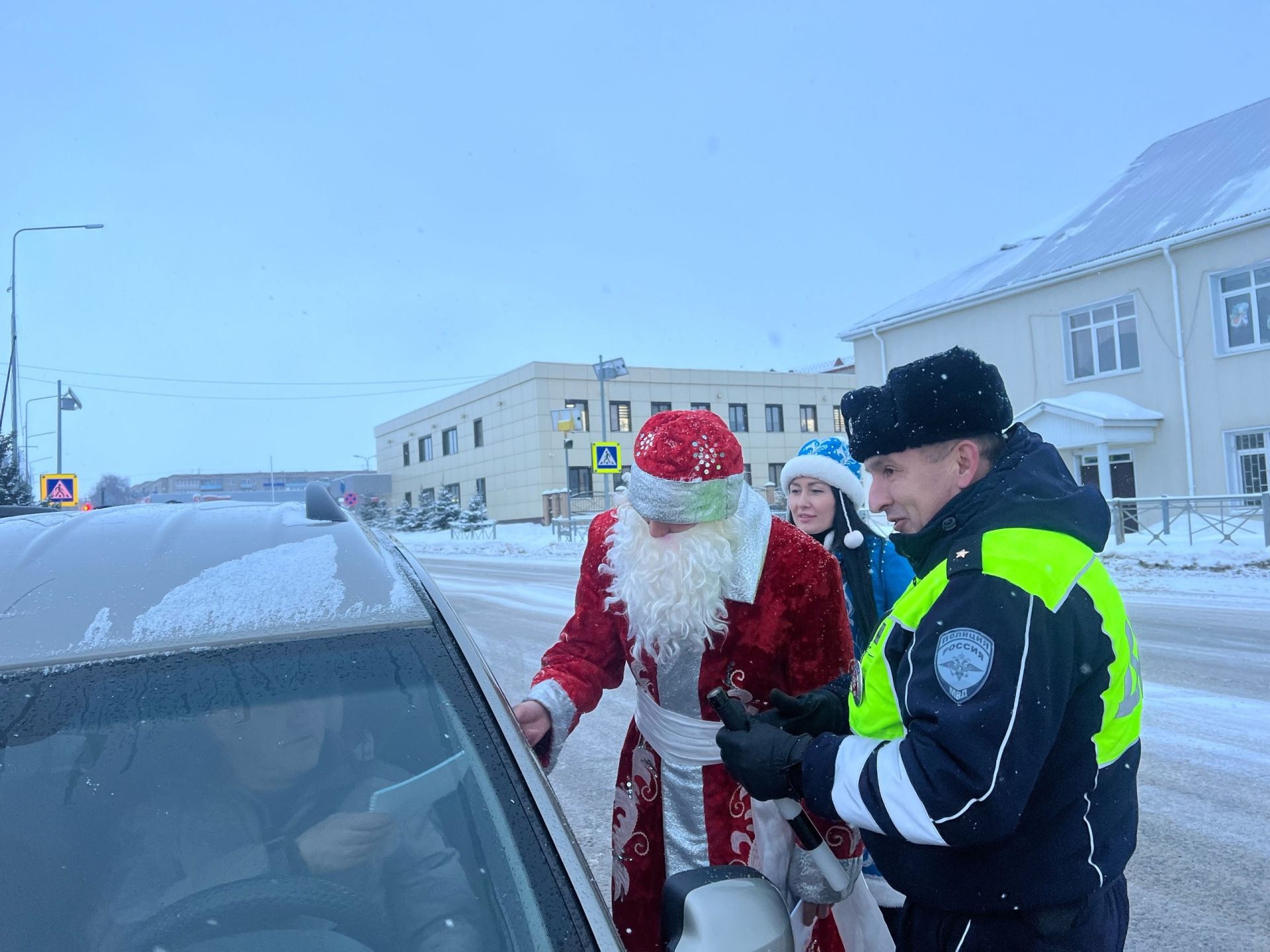 «Полицейский Дед Мороз»: под таким названием в Менделеевске прошла профилактическая акция