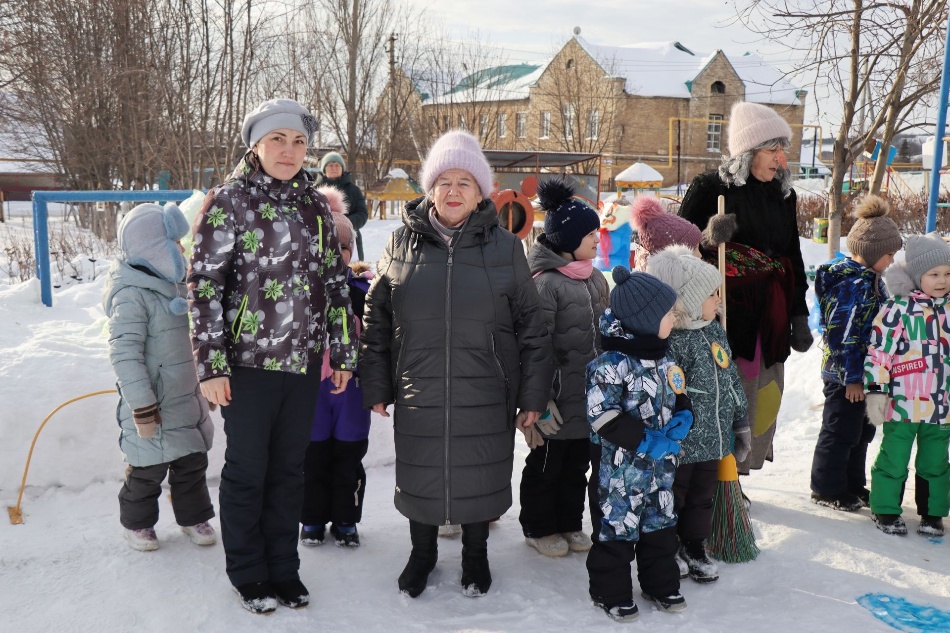 Менделеевские дошкольники встретились со снежным человеком
