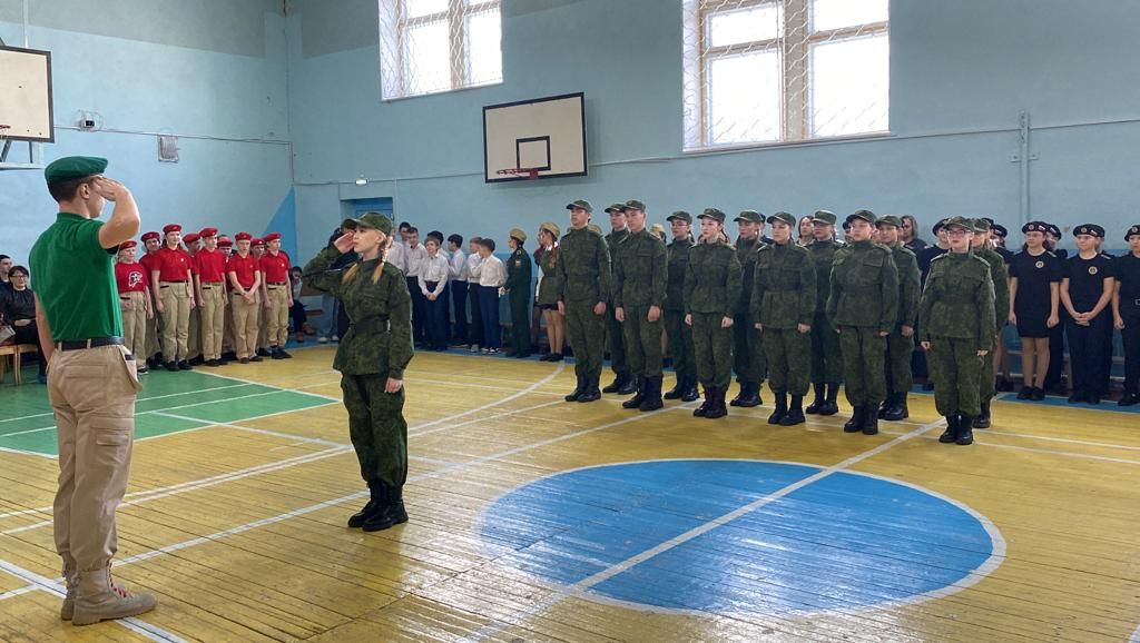 Подведены итоги муниципального конкурса-смотра строя и песни среди учеников средних и старших классов