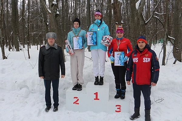 Сборная менделеевской ИК-10 завоевала «бронзу» в соревнованиях по лыжной гонке