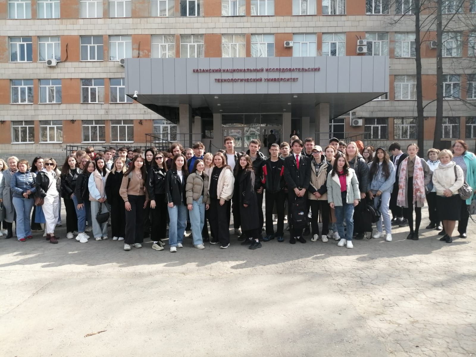 Профориентационный тур для школьников Менделеевска провели в Казани