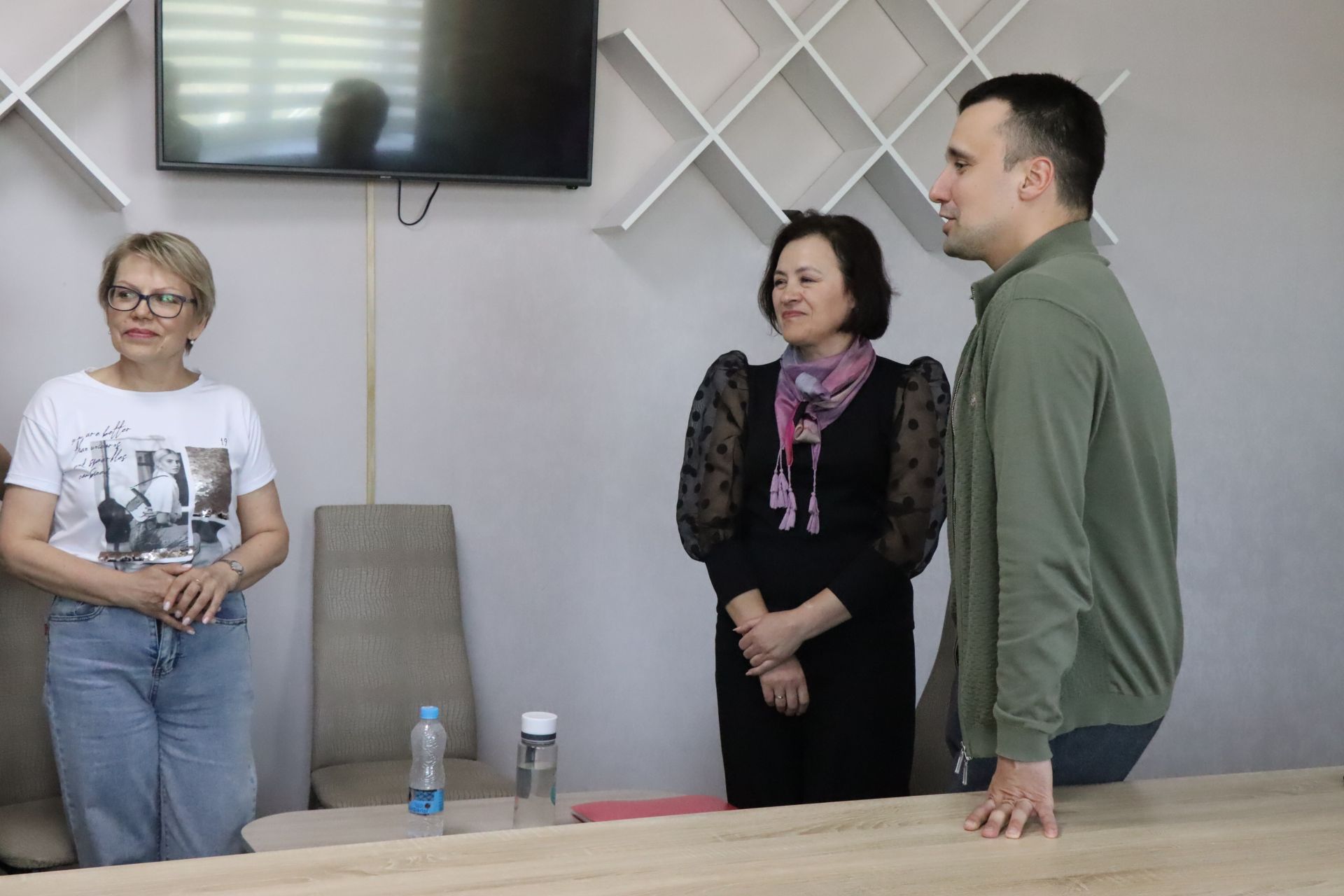 Помощник Раиса РТ Тимур Сулейманов узнал, чем занимается молодёжь Менделеевска