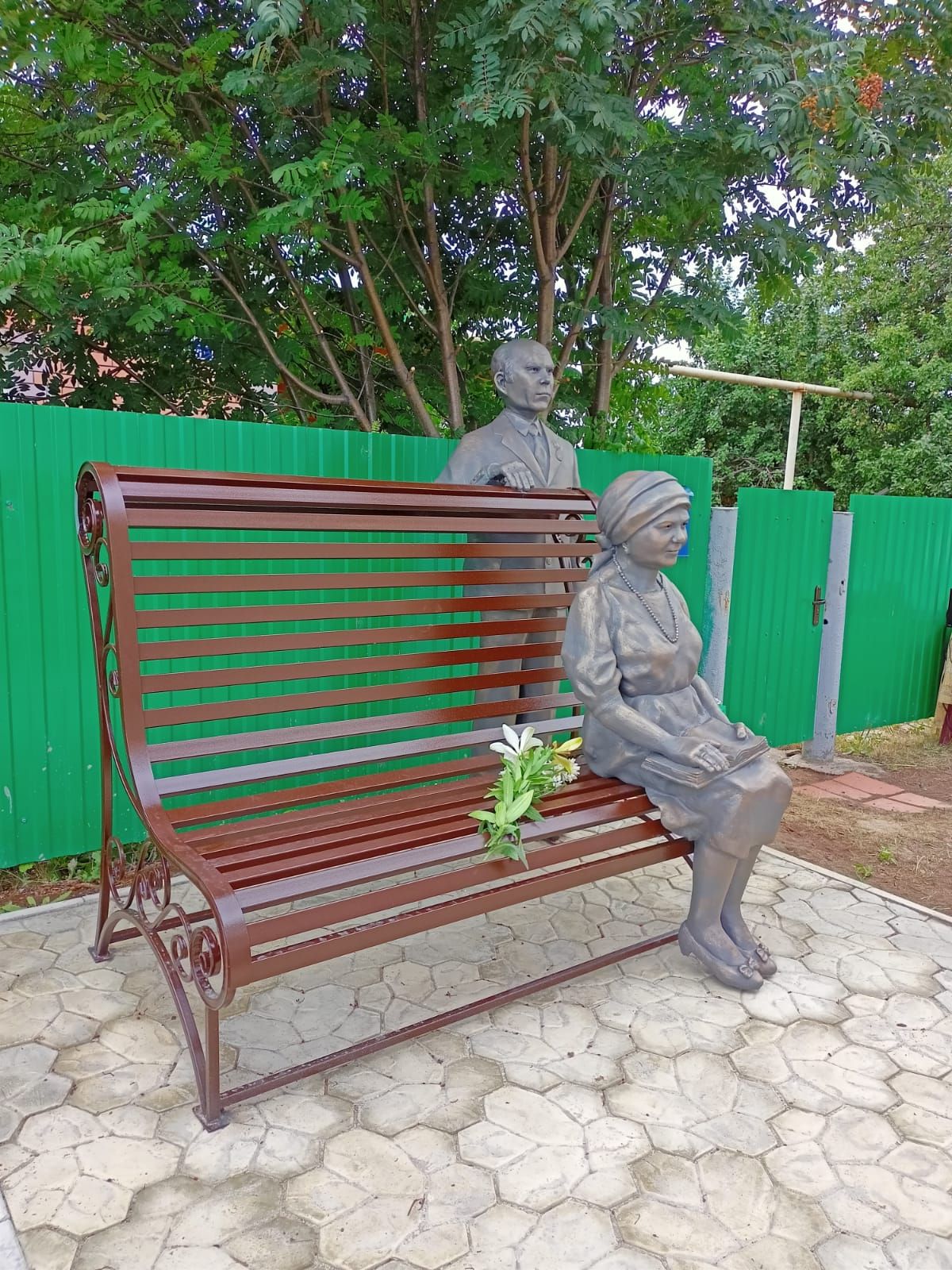 В Менделеевске состоялось открытие скульптуры, посвящённой семье Тимергалеевых