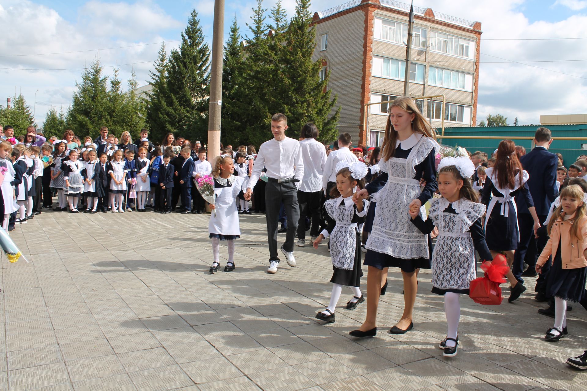 В школе № 4 Менделеевска появилась «Капсула времени»