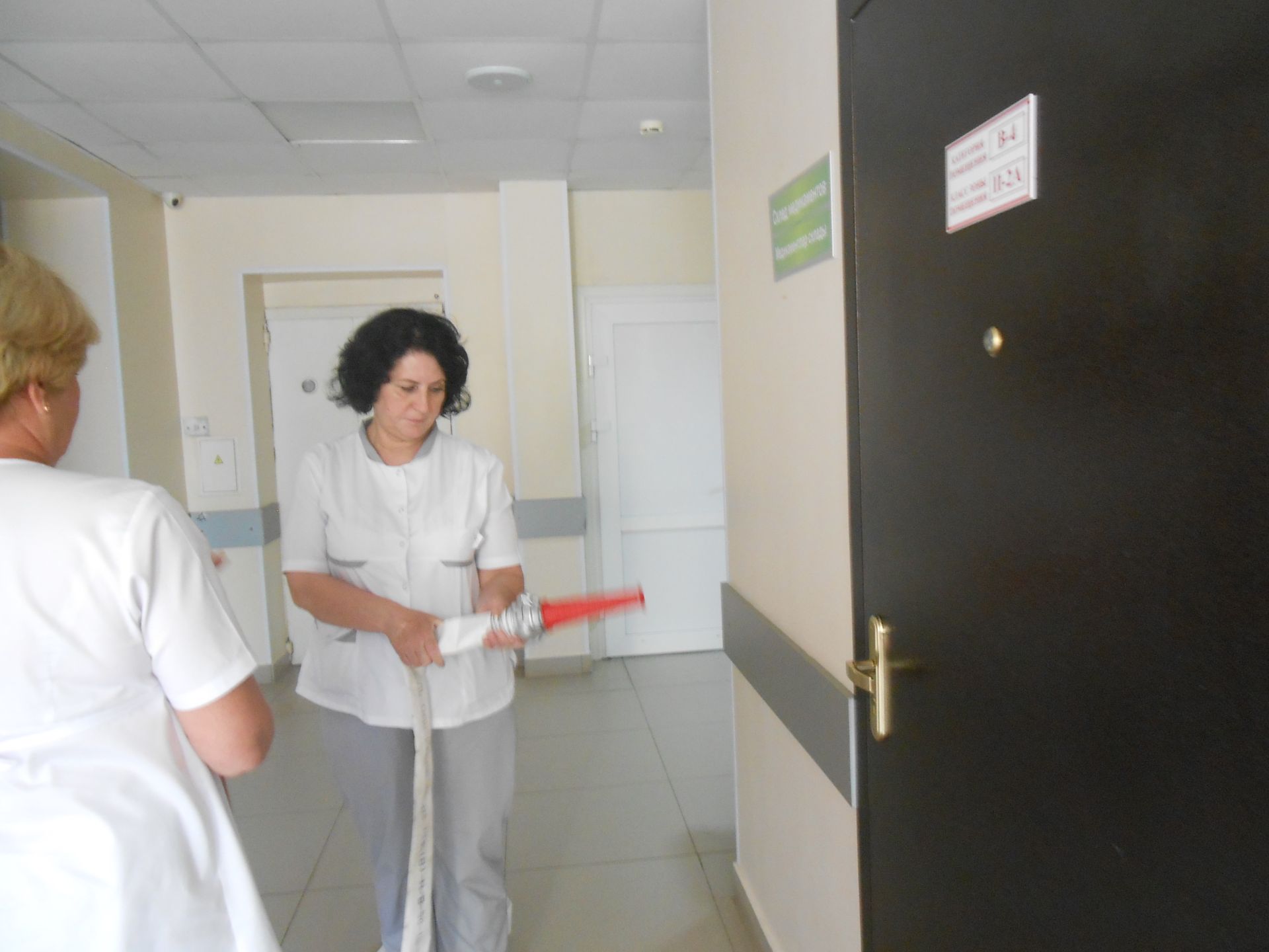 В Менделеевской центральной районной больнице провели учебно-тренировочную эвакуацию
