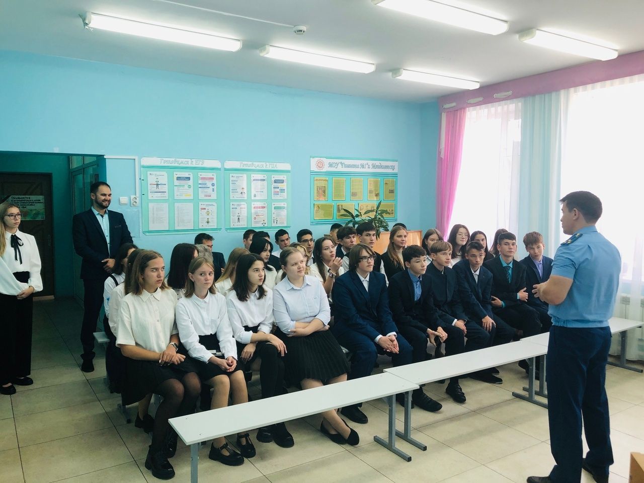Прокурор района Ришат Шакиров рассказал гимназистам о нормах нравственного поведения