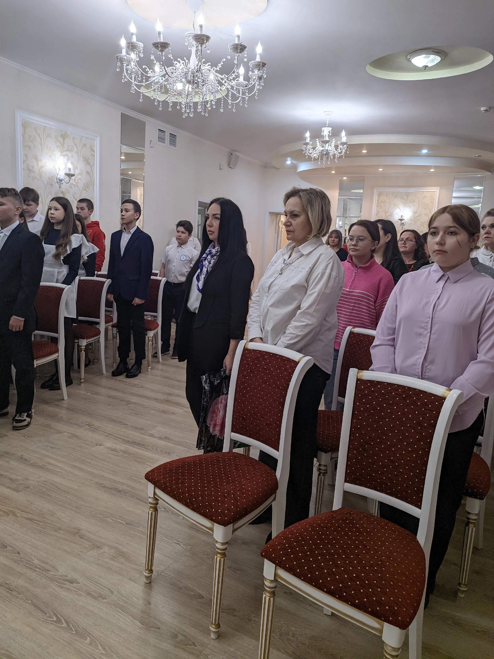 12 юных менделеевцев получили паспорта в рамках всероссийской акции «Я - гражданин России»