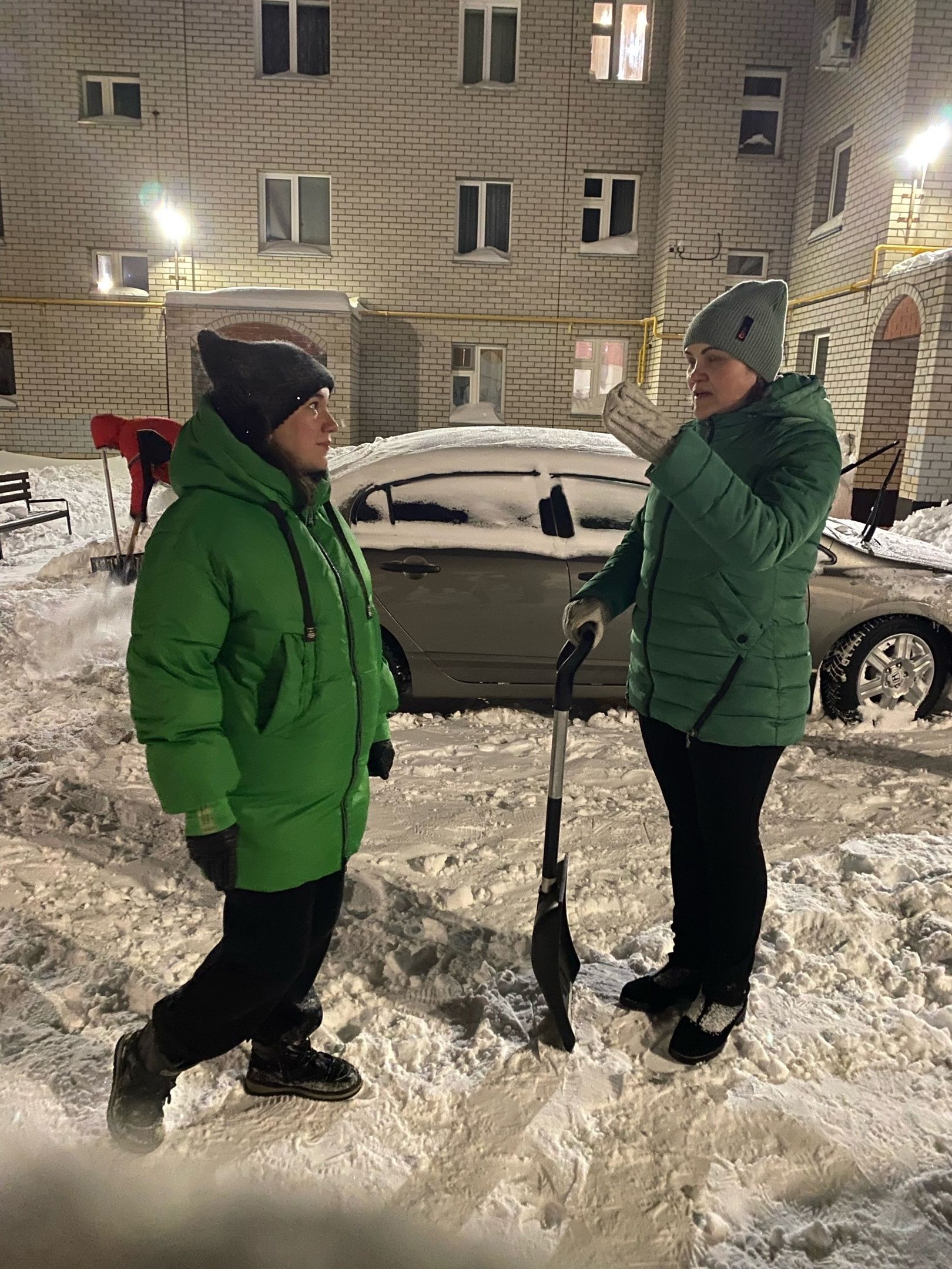 Жители Менделеевска: «Вместе с соседями вышли на субботник»