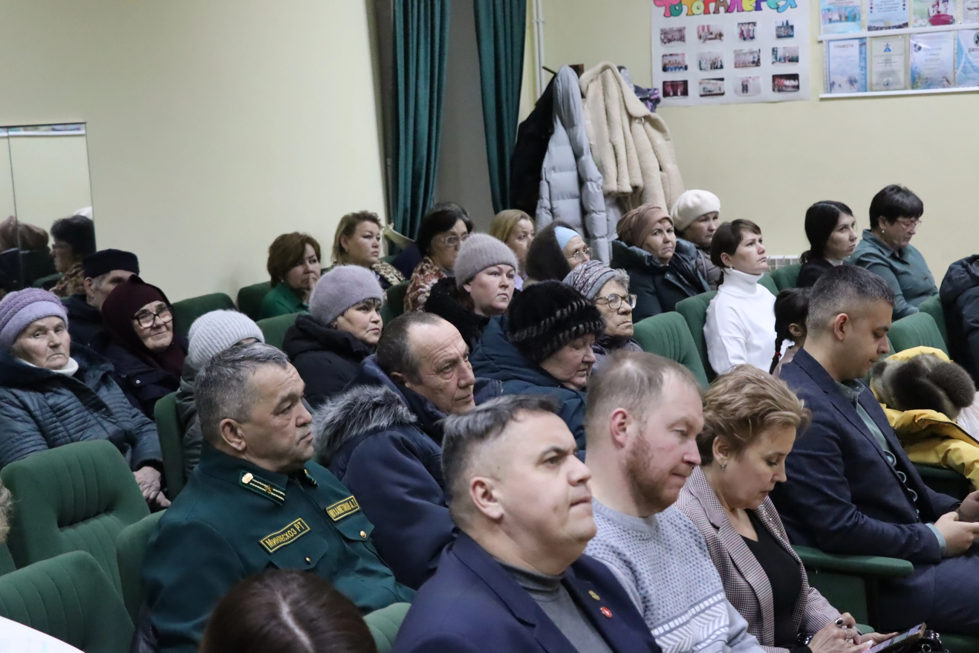 В селе Камаево обсудили вопросы волнующие жителей, с главой района