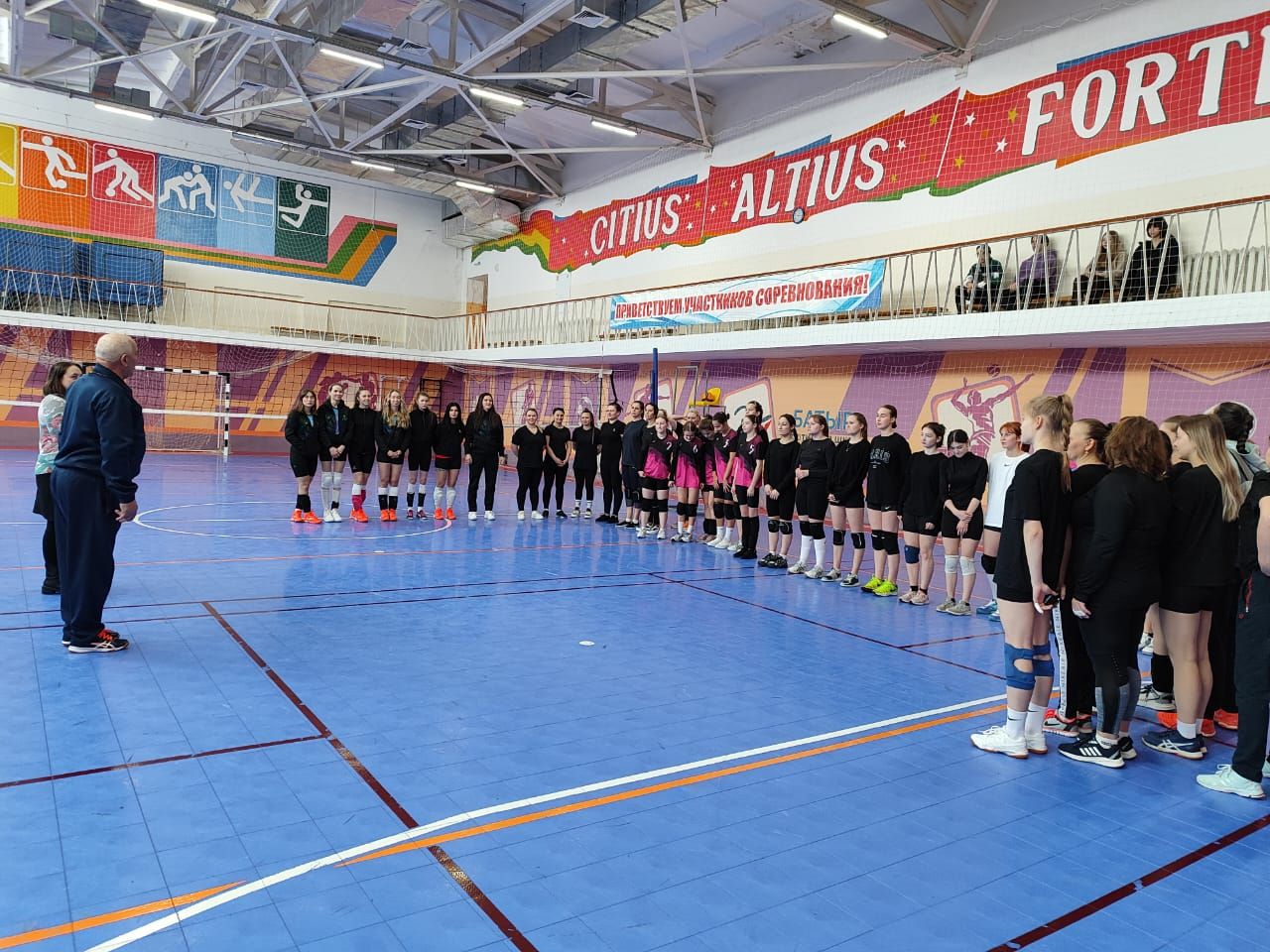 В Менделеевске проведён волейбольный турнир среди женских команд