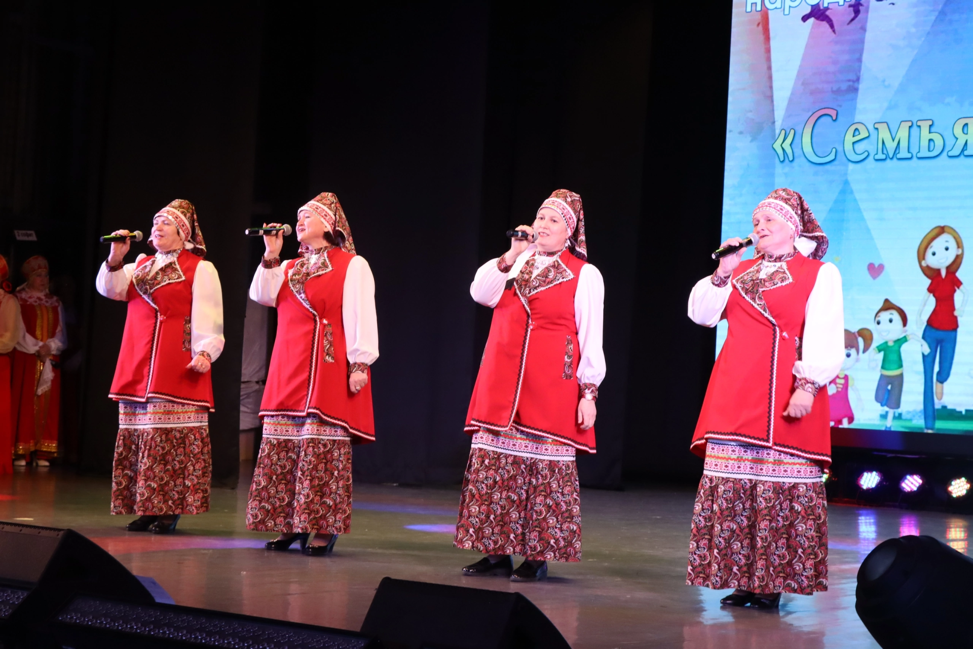 В Менделеевске стартовали концерты в рамках районного фестиваля народного творчества