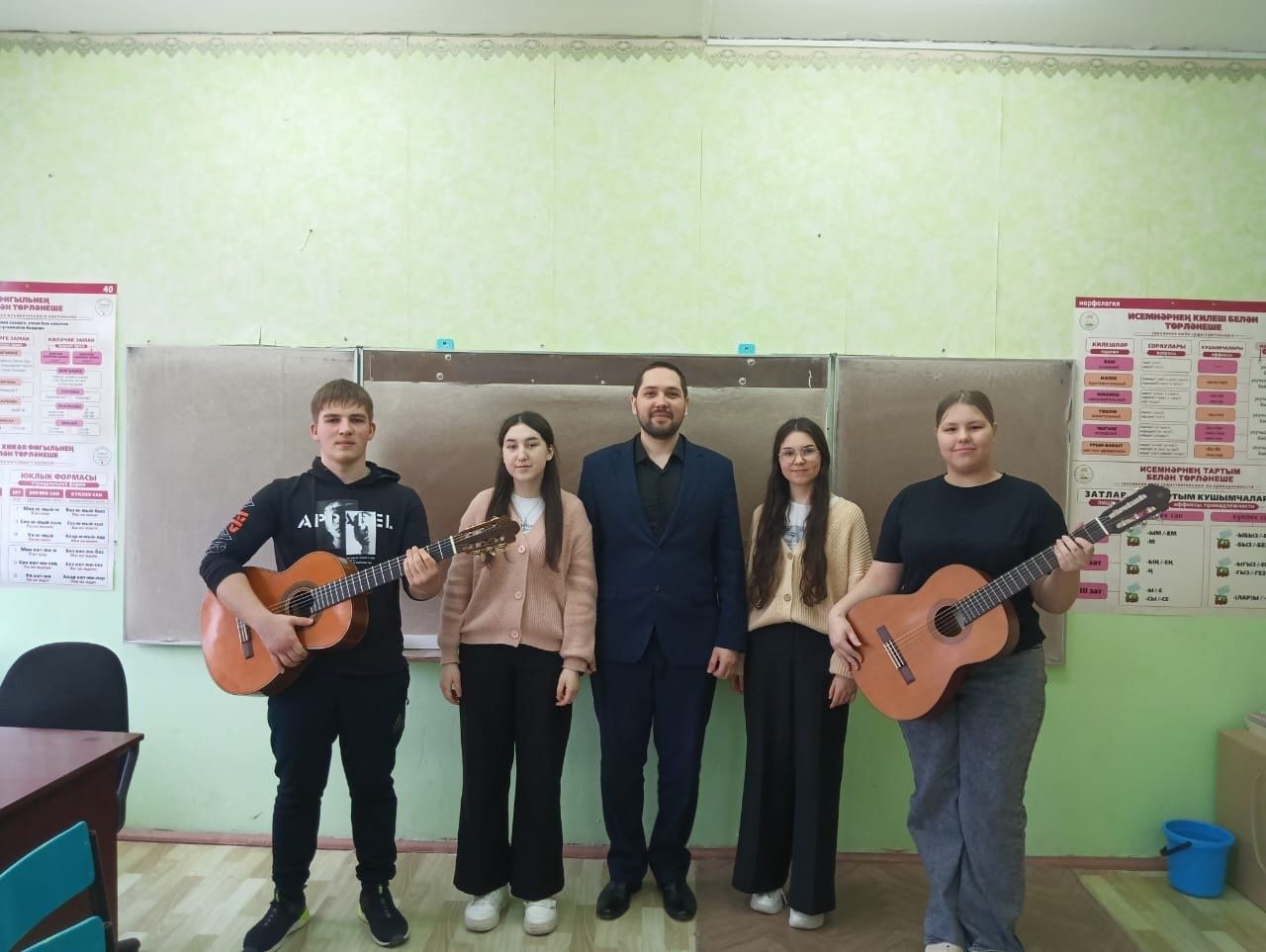 В Тихоновской школе состоялся мастер-класс по игре на гитаре
