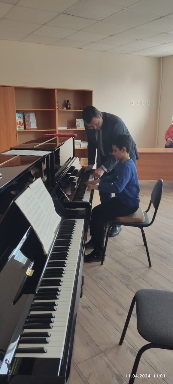 Педагоги и учащиеся музыкального отделения ДШИ Менделеевска посетили Детскую школу искусств города Мамадыш