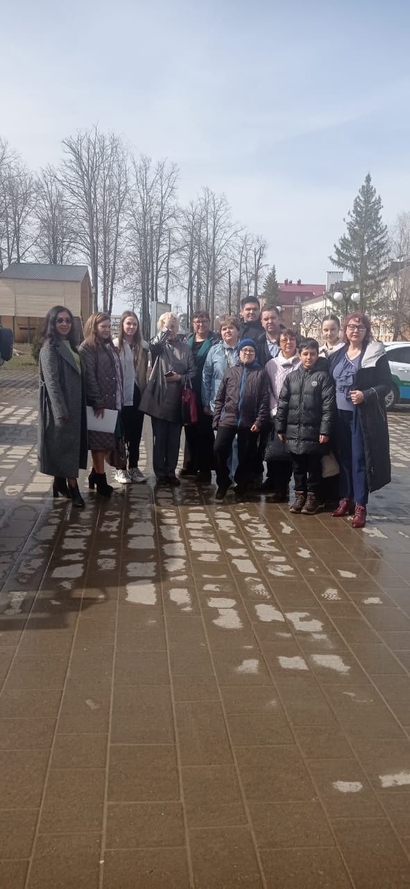 Педагоги и учащиеся музыкального отделения ДШИ Менделеевска посетили Детскую школу искусств города Мамадыш