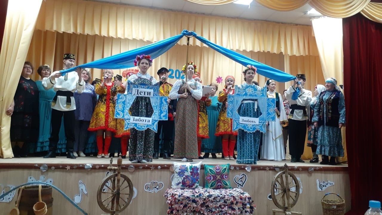 В Ижёвке на районном фестивале народного творчества выступили коллективы поселений