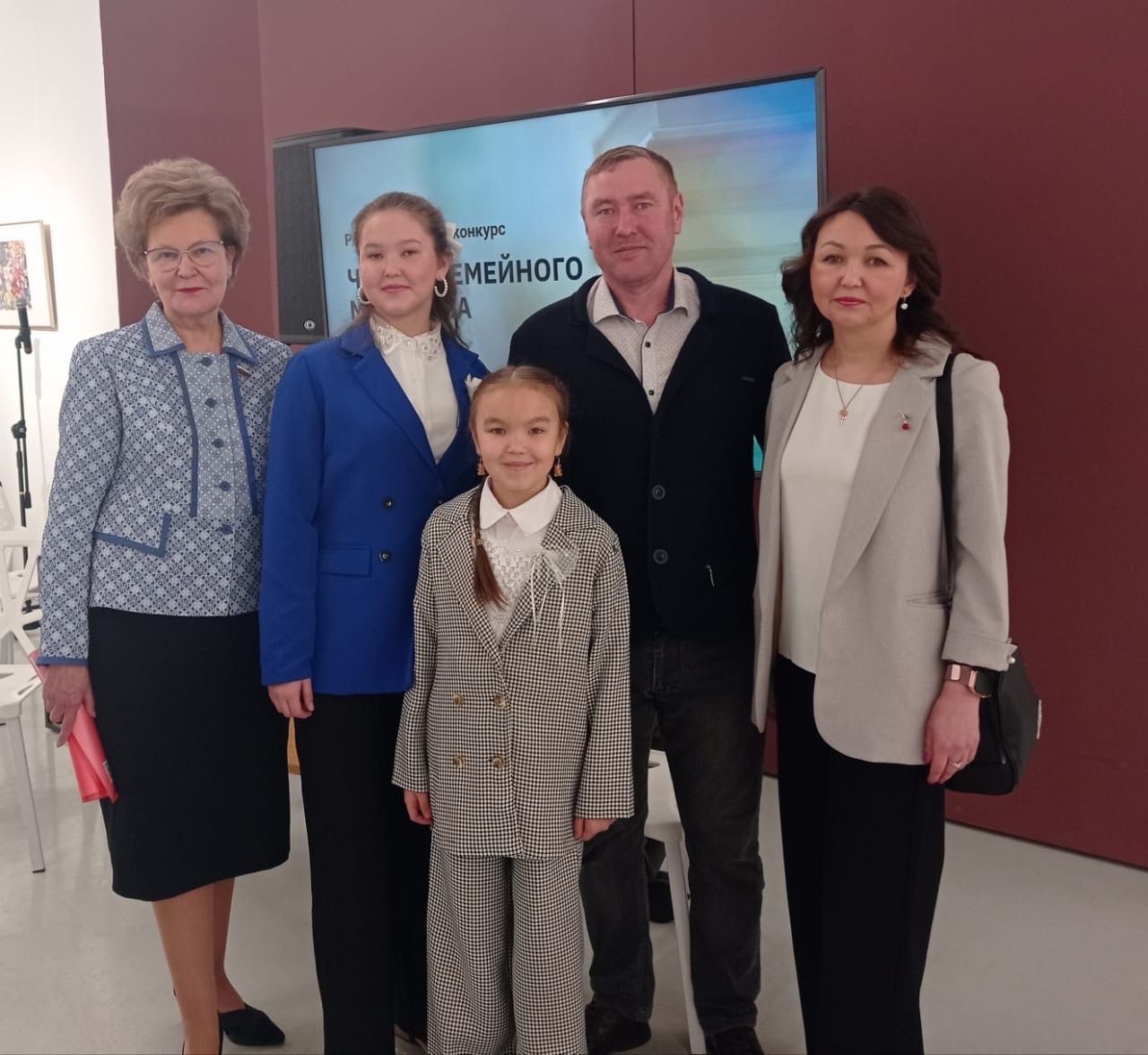 Семья Петровых из Менделеевска победила в республиканском конкурсе «Чтение семейного масштаба»