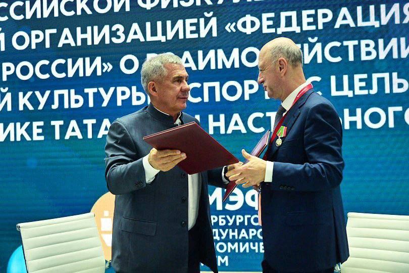 Раис РТ принял участие в подписании Соглашения о развитии настольного тенниса в Республике Татарстан