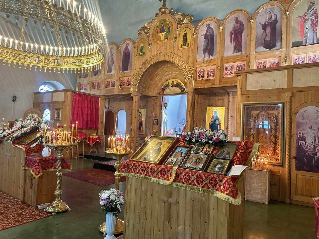Храмы Менделеевска наполнились светлой молитвой